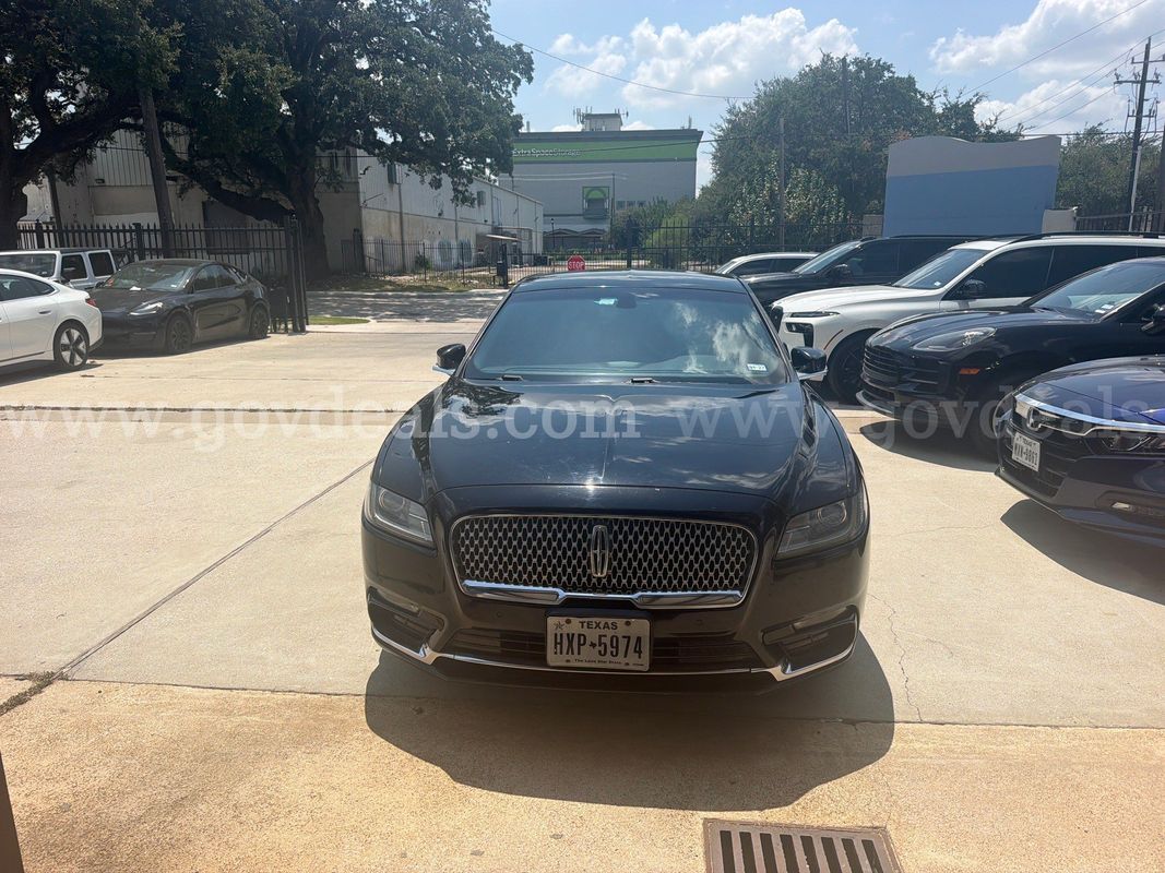 2017 Lincoln Continental Premier