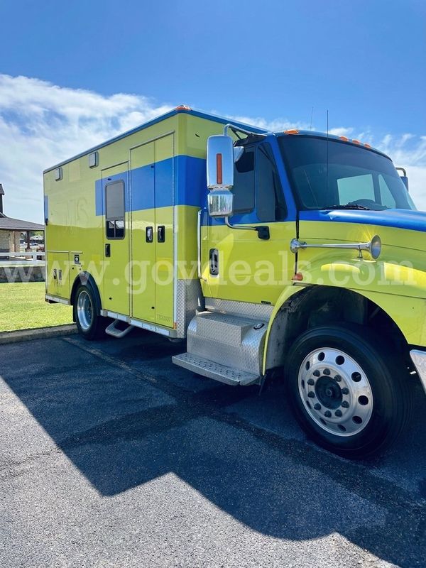 2010 International 4400 LP