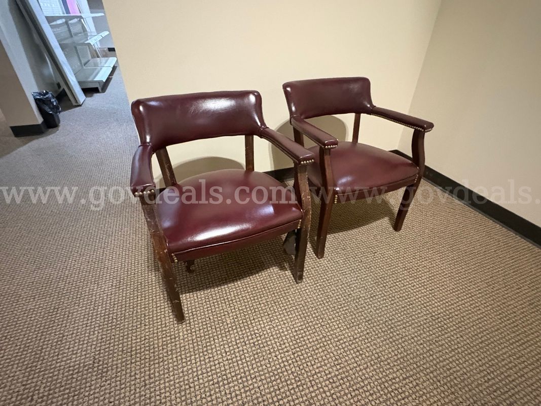2 Chairs & Trash Can