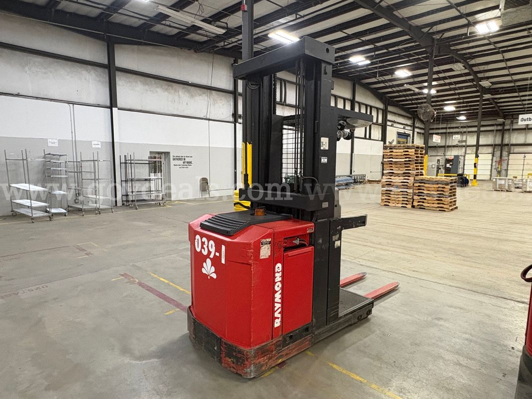 Raymond Forklift Battery & Charger Included