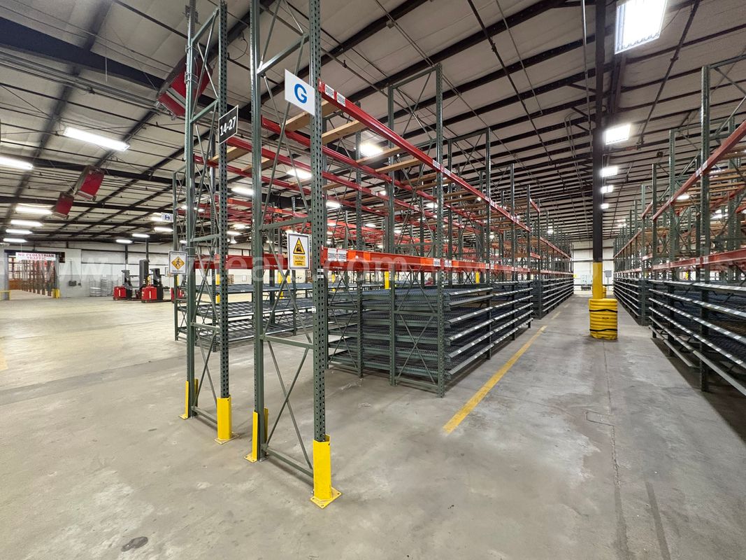 2 Shelving Racks