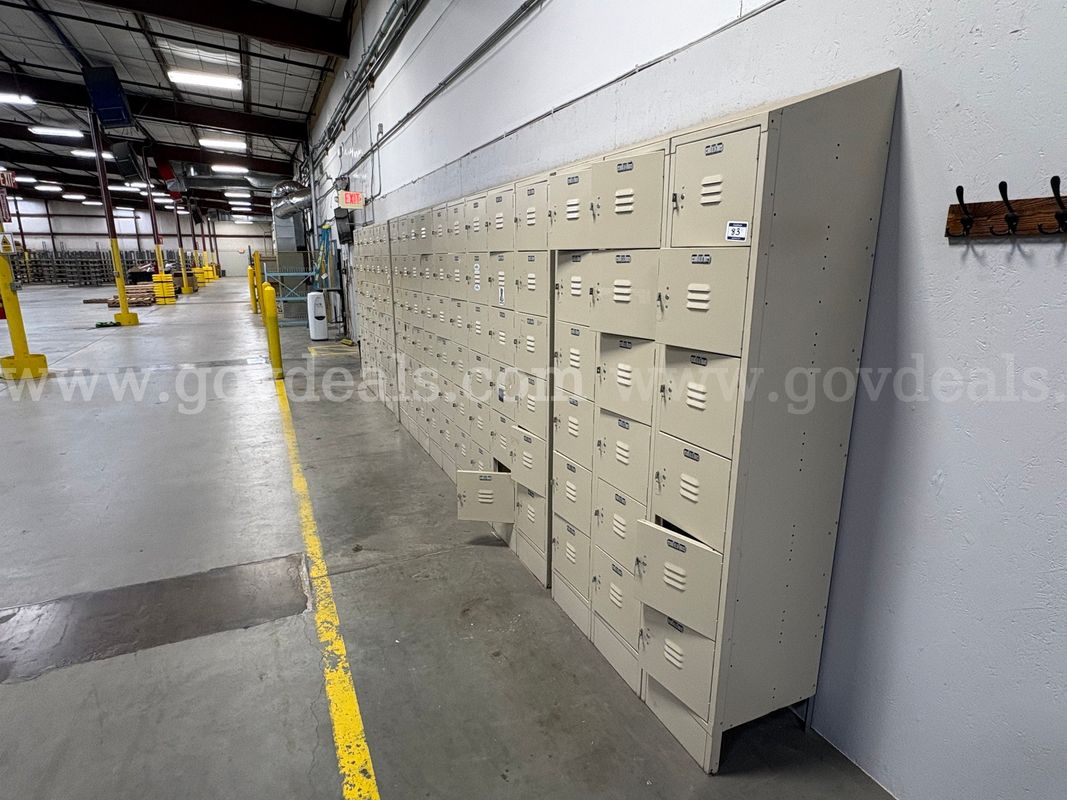 Lot of 18 Metal Lockers
