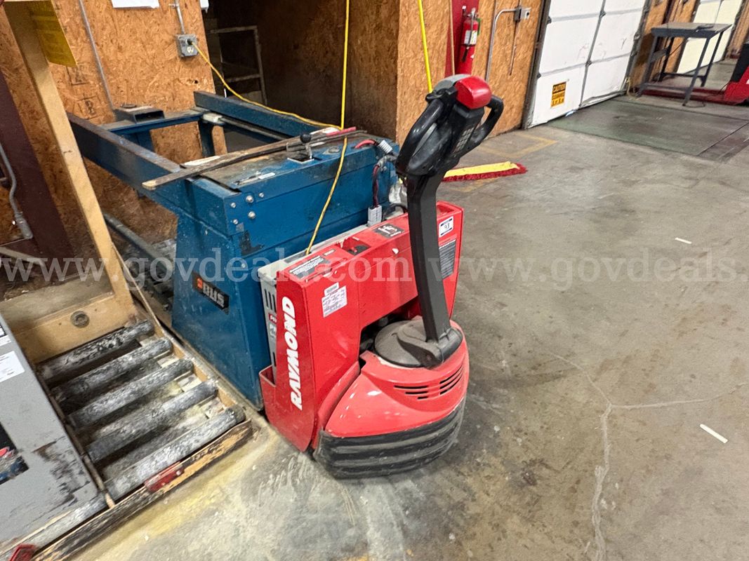 Raymond Pallet Jack