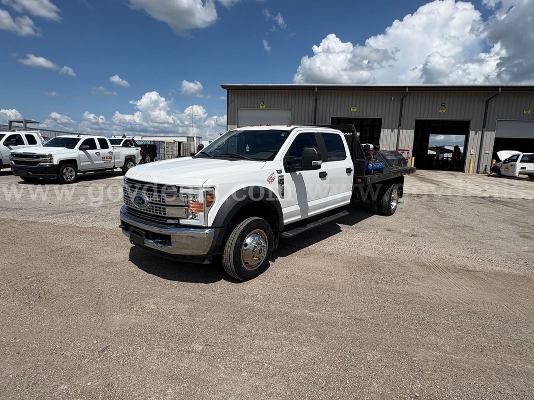 2017 Ford F-550 Dually Crew Cab Flatbed Service Truck