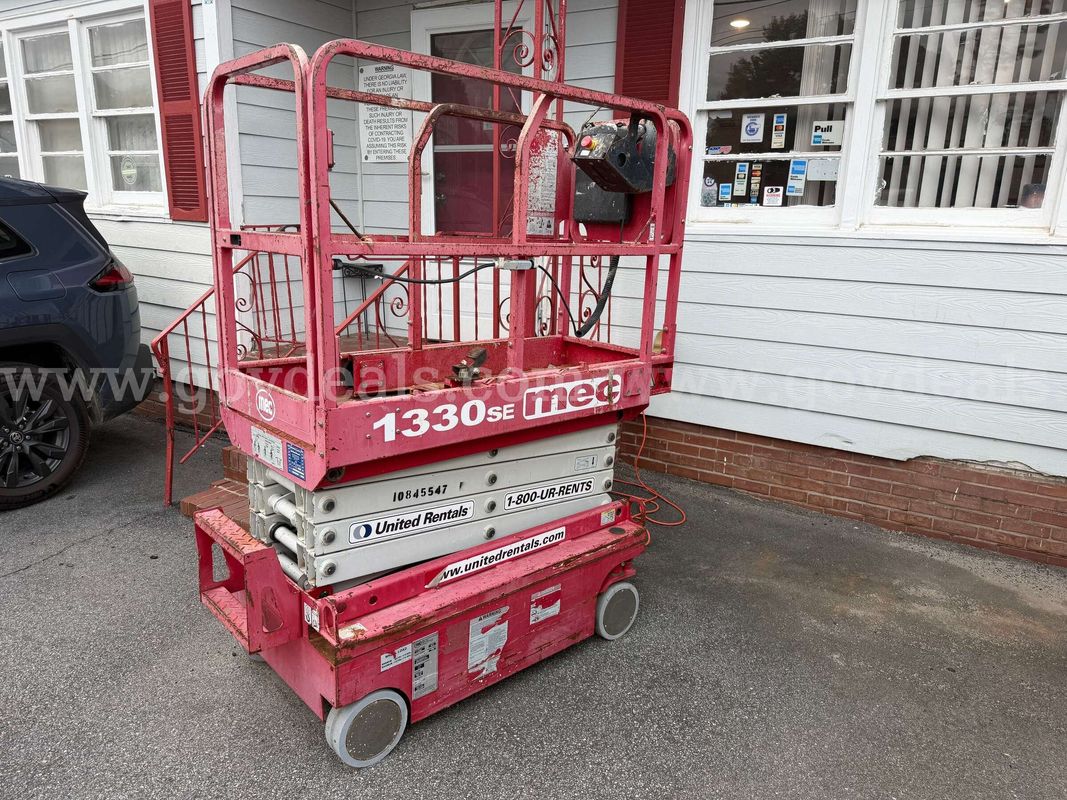2019 MEC 1330SE Electric Scissor Lift