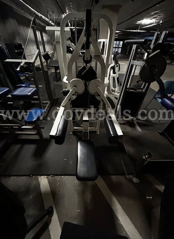 Cybex Classic Lateral Raise Machine