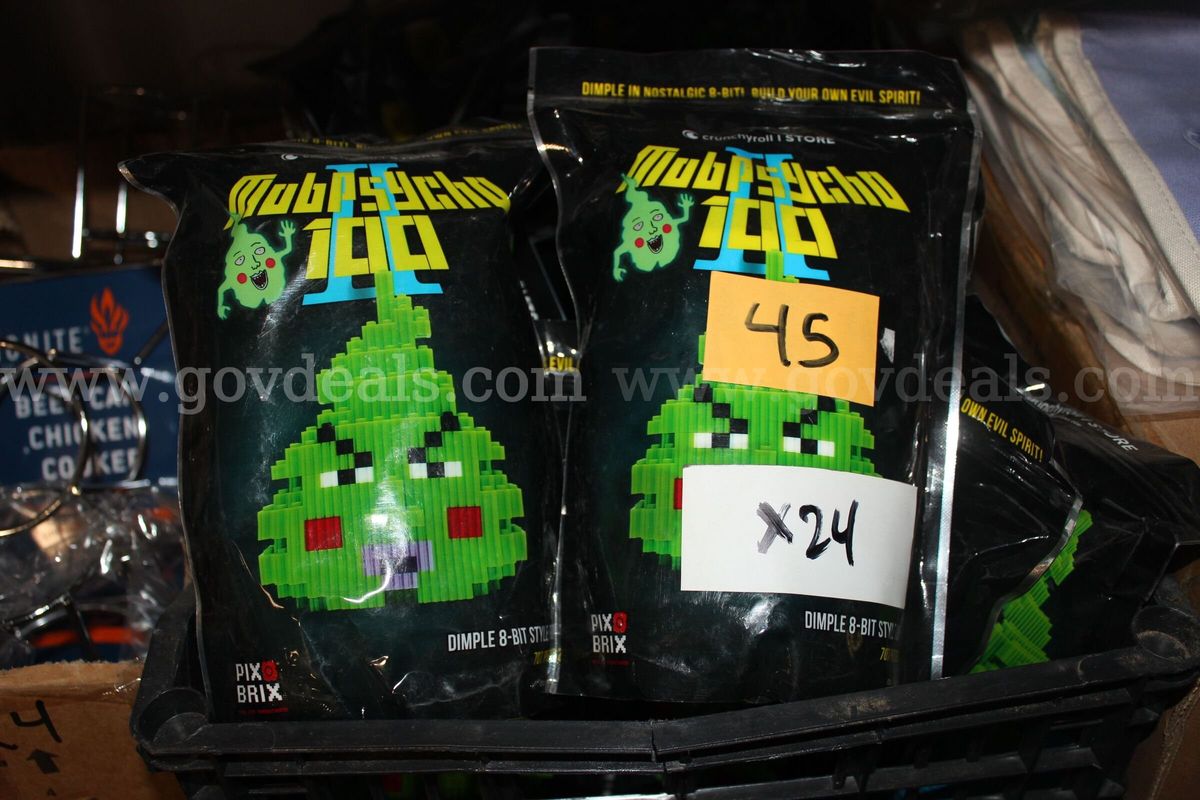 Pix Brix Crunchyroll Mobpsycho Dimple 8-Bit Style Toy 707Pcs Green, lot has 24 units.