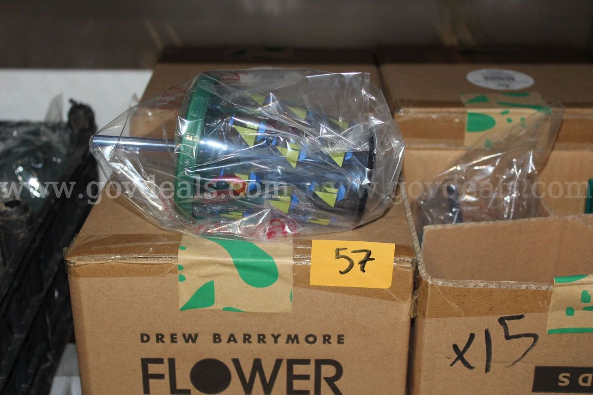 Brand New Drew Barrymore Flower Kids Sailboats Lidded Kids Tumblers, lot has 15 cup sets.