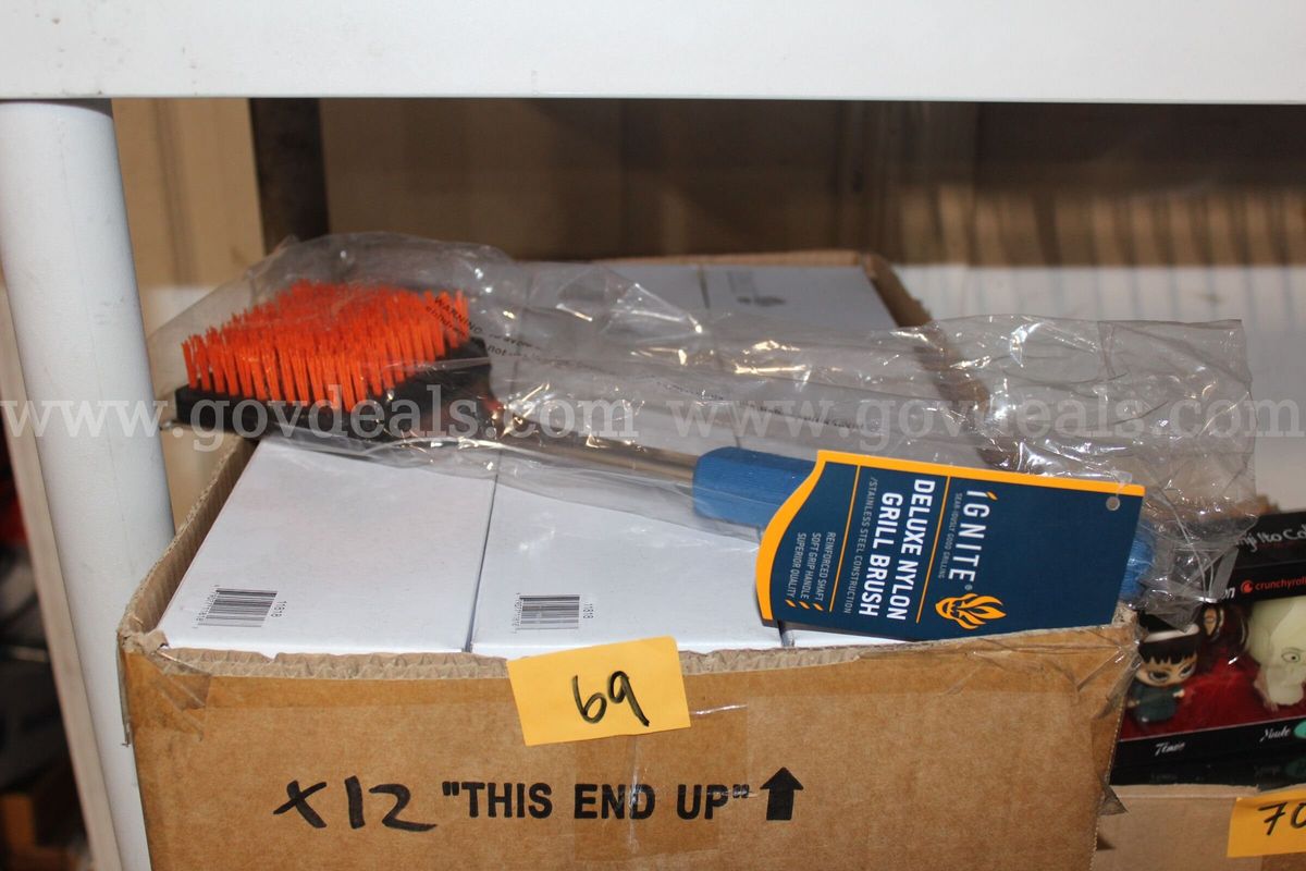 Brand New Ignite Shaft Deluxe Nylon Grill Brush, Durable Grill Cleaner With Safe Nylon Bristles - No Wire, 12 units.