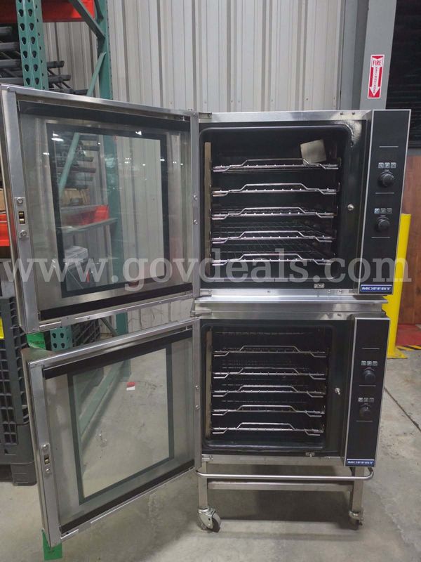 Moffat E32D5/2C Electric Double Convection Oven 5 Full Size Pan Mobile Stand Commercial Kitchen