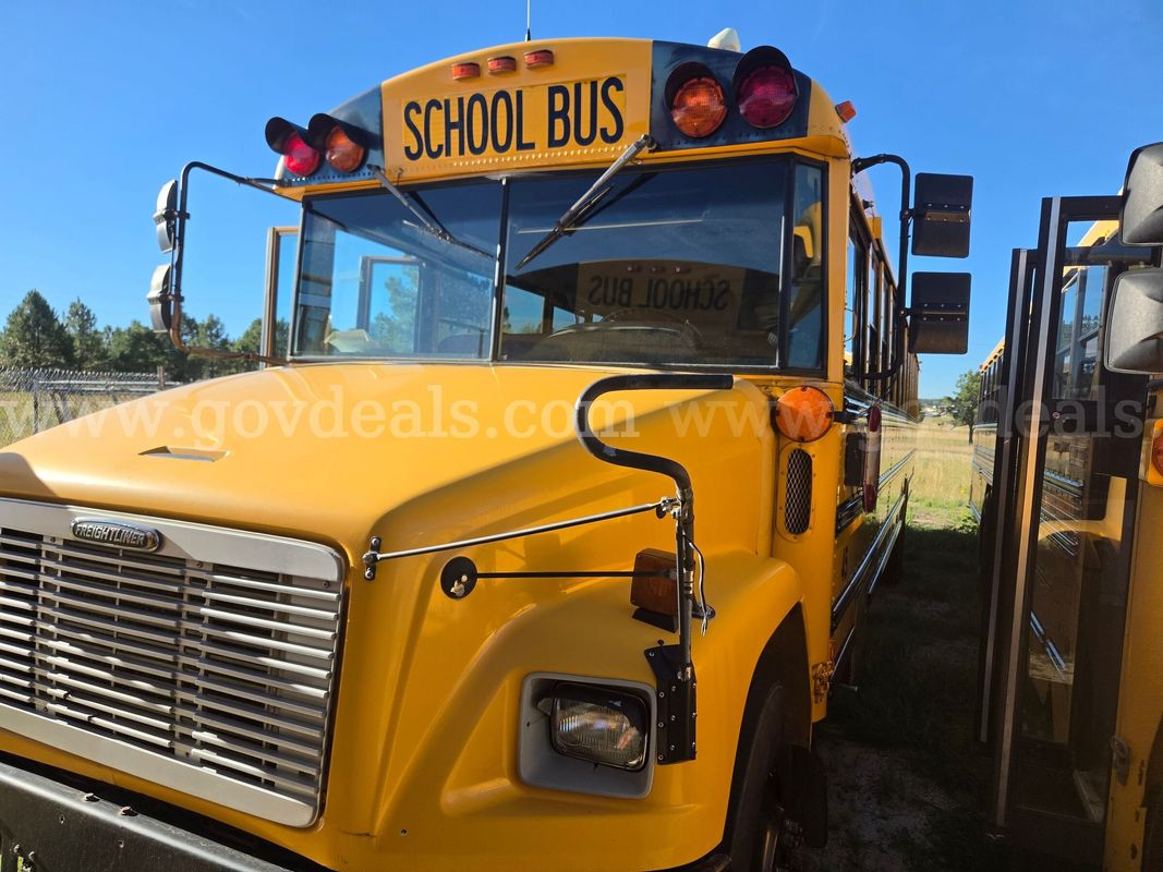 2002 Thomas Built Freightliner School Bus – 72 Passenger – 253,598 Miles