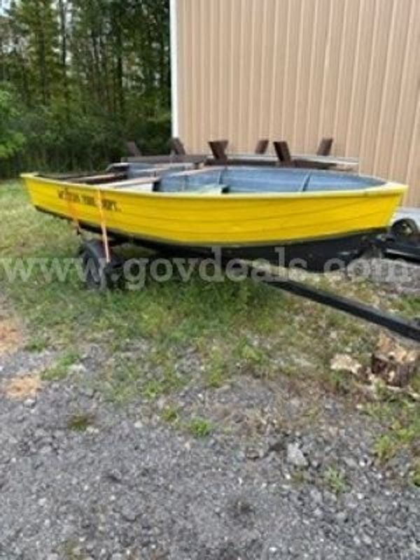 1972 Harris Flote Aluminum Boat w/ Trailer