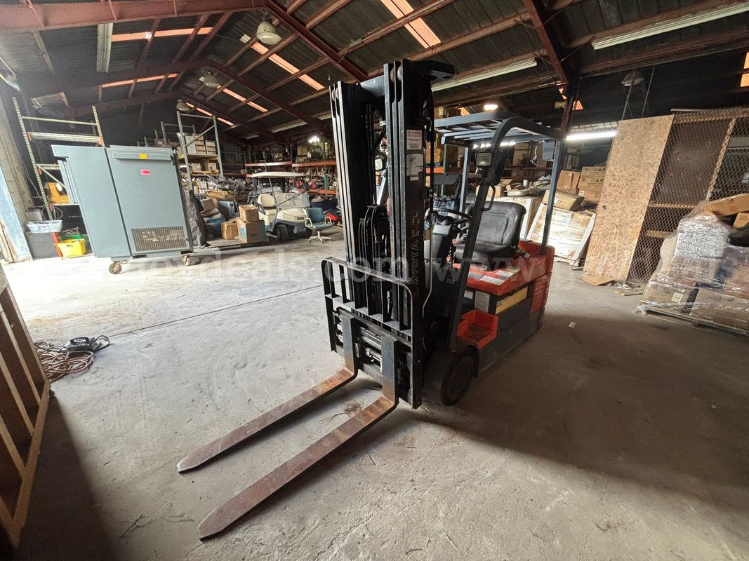 2014 Toyota 7FBEU20 3650 lb Electric Forklift