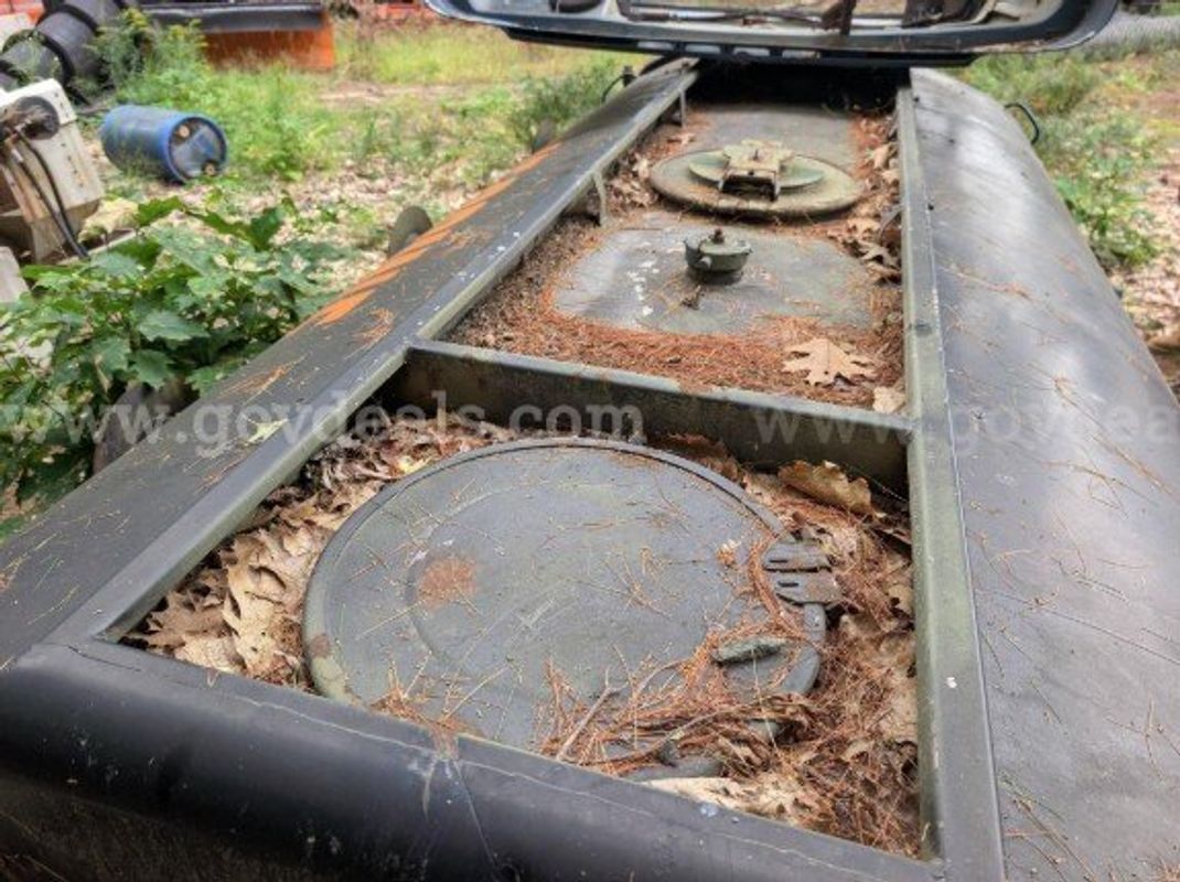 Water / Brine Tank (Approx. 1000 gal) with Sprayer Bar