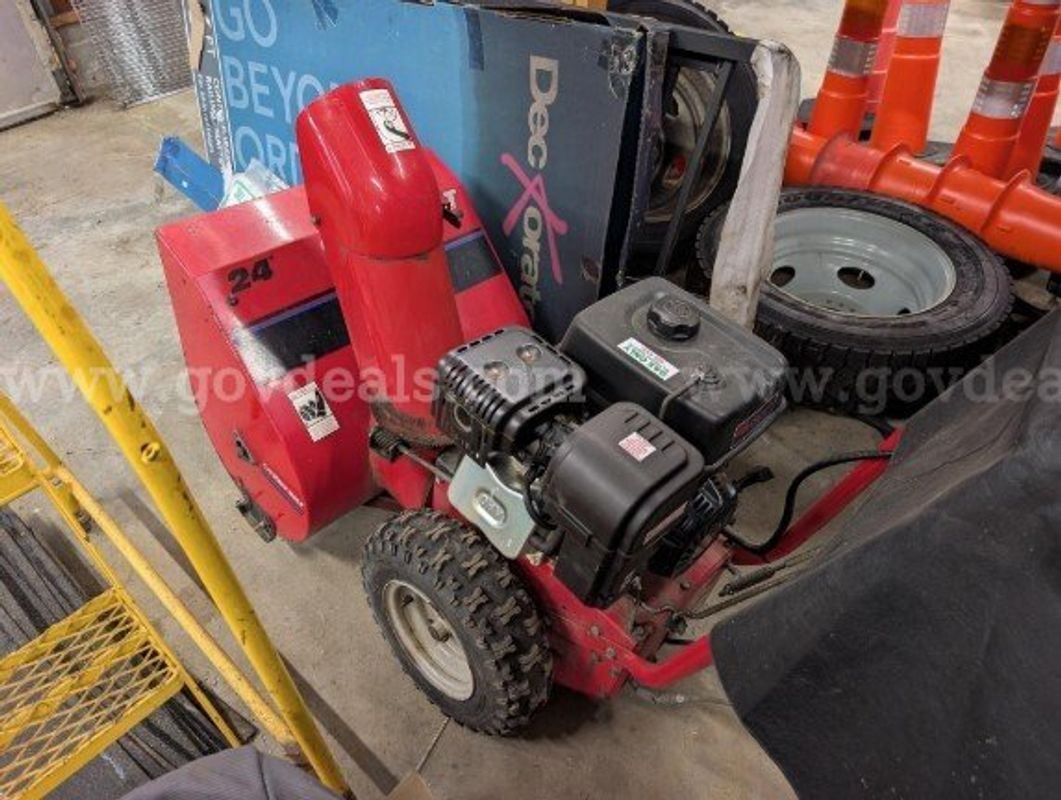 Troy Bilt 24"Snow Blower with cab