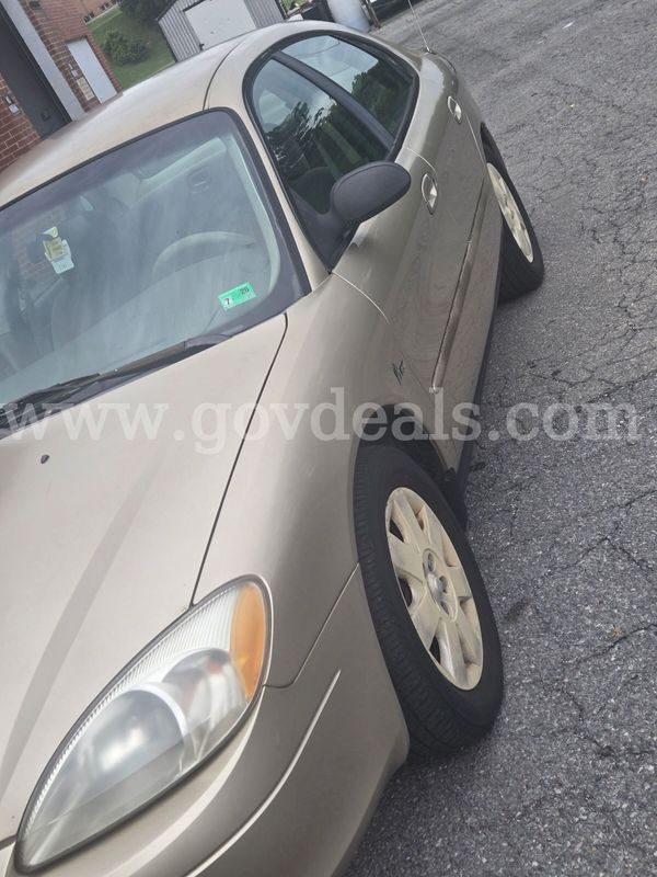 2000 Ford Taurus
