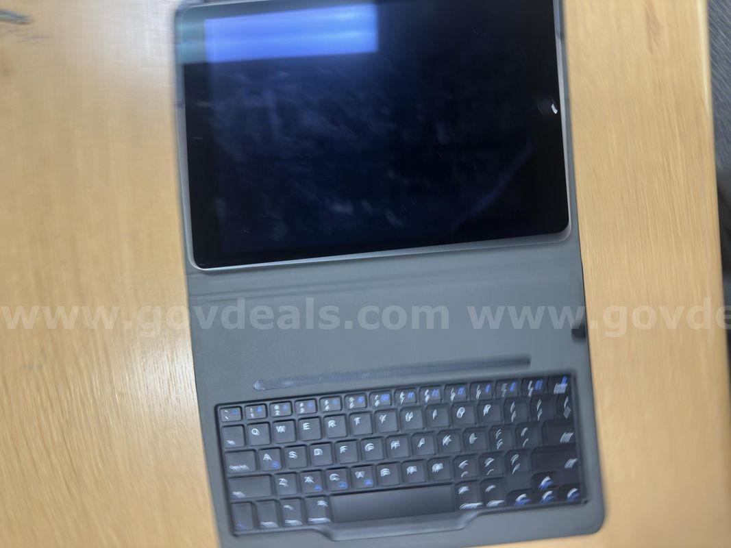 Assortment of Apple iPad Air 2 with Keyboards