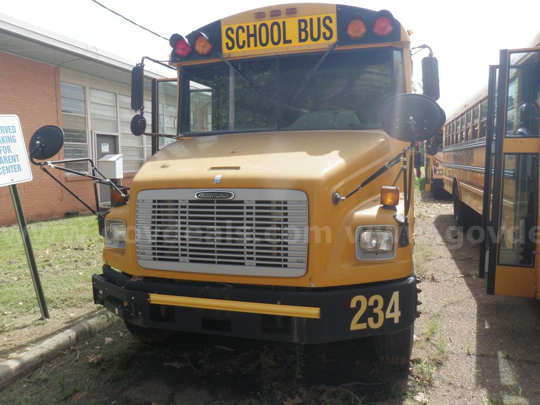 2005 Freightliner FS65