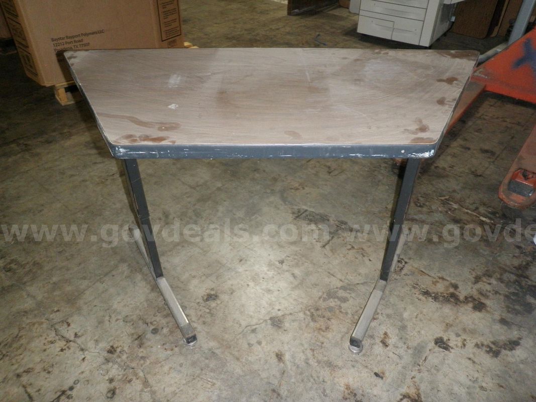 Small corner desk