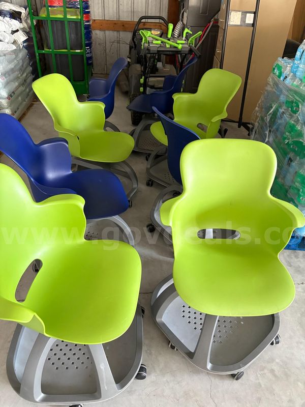 8 Rolling Chairs blue and green