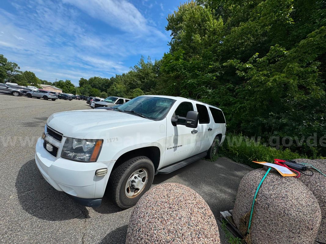 2009 Chevrolet Suburban (1 of 9)