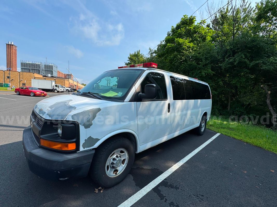 2011 Chevrolet Express Van LOW MILEAGE!!!