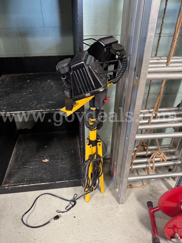 Halogen Light Tower