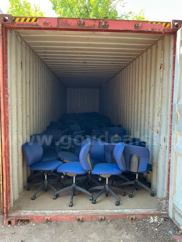 Lot of 90 Rolling Office Chairs