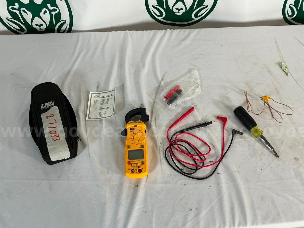True RMS Clamp Meter