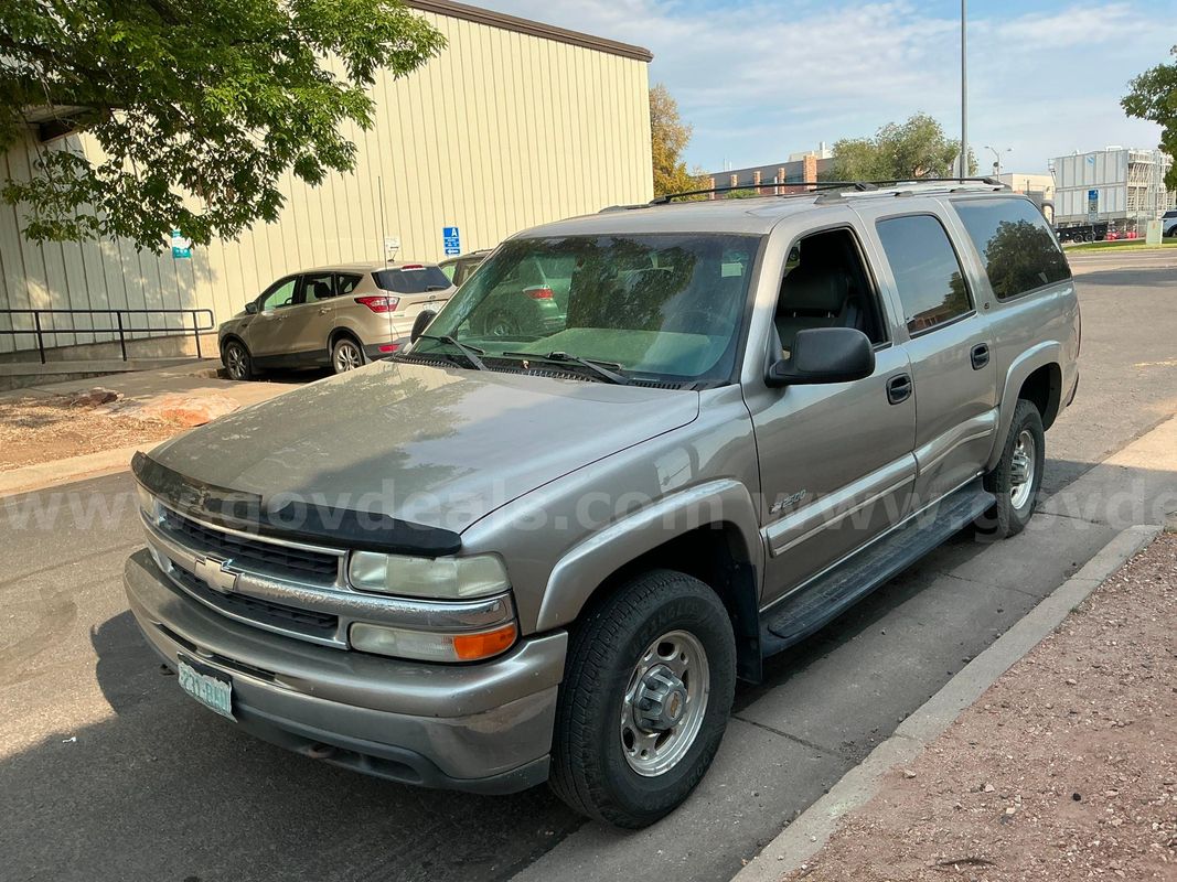 2000 Chevrolet K2500 Suburban