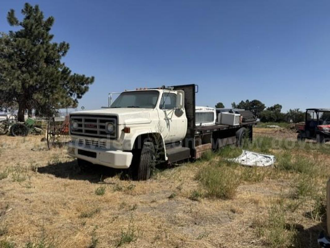 1973 GMC C series Flatbed Truck 3038