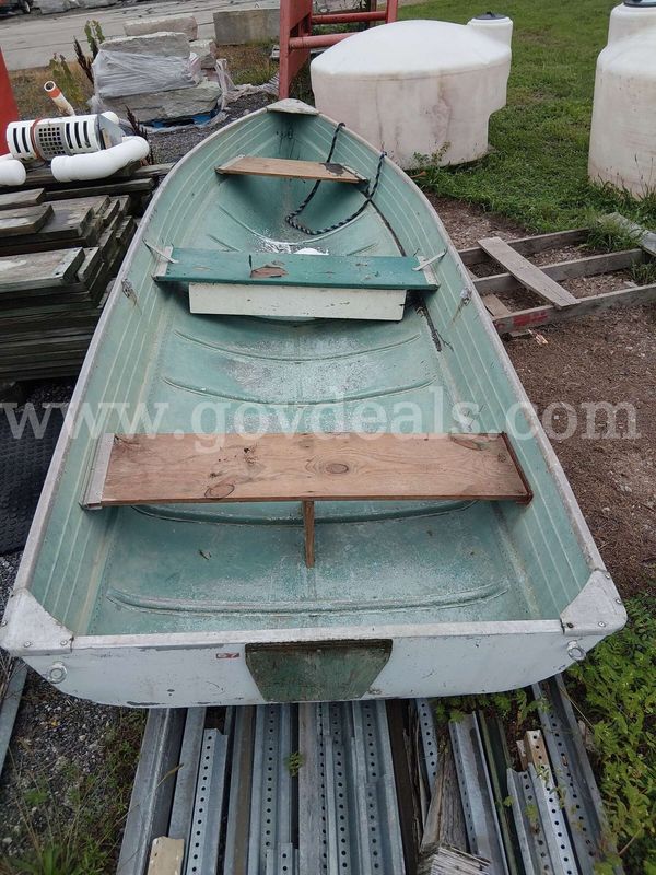 Crestliner Aluminum boat