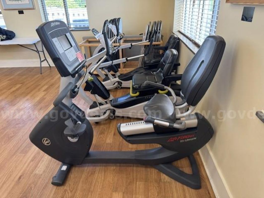 3 recumbent bikes