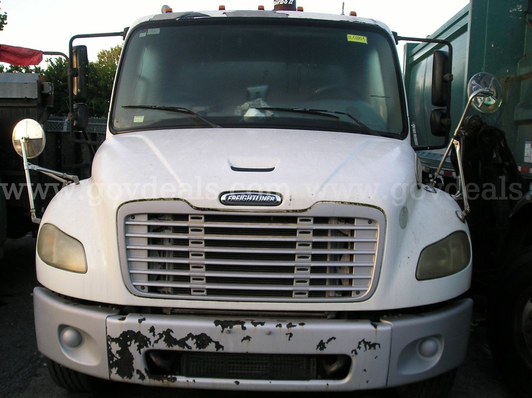 2010 Freightliner - Elgin Sweeper M2 106