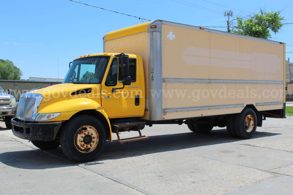 2004 International 4300