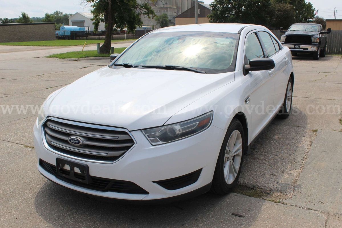 2016 Ford Taurus