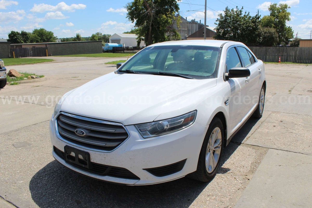 2016 Ford Taurus