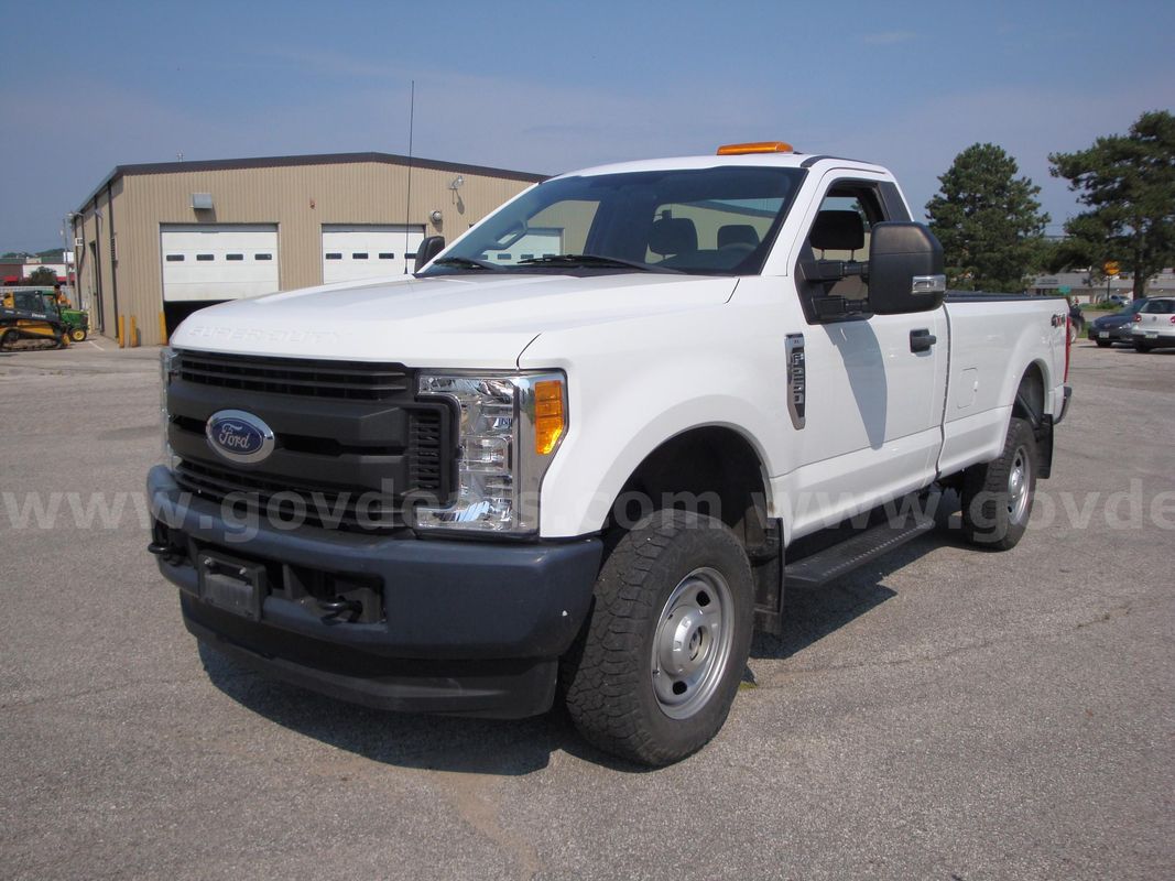 2017 Ford F-250 XL Super Duty 4x4 Regular Cab