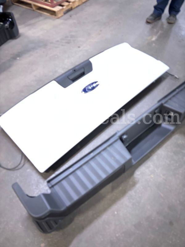 New 2026 Ford Bumpers & Tailgates (Lot of 5)