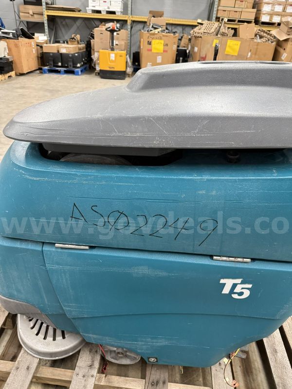 Tennant T5 Auto scrubber