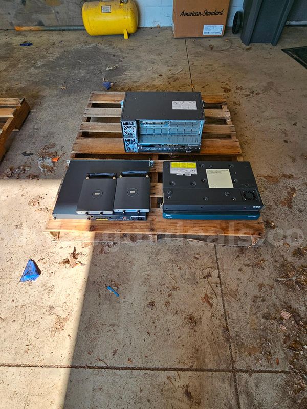 Lot of Networking Gear (Firewall, Switches, Router and Access Points)