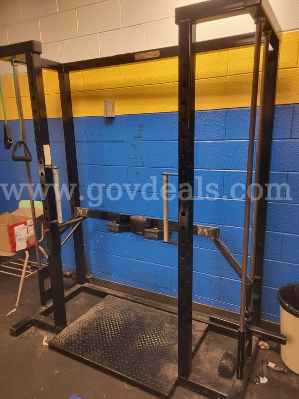 Squat rack machine