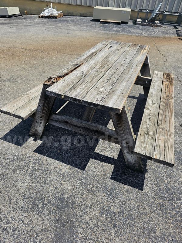 Wooden Picnic Table (6ft Long) (Broken Board/Needs Repair)