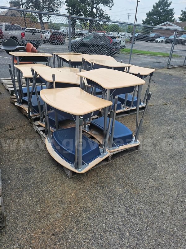 (24) School Desk