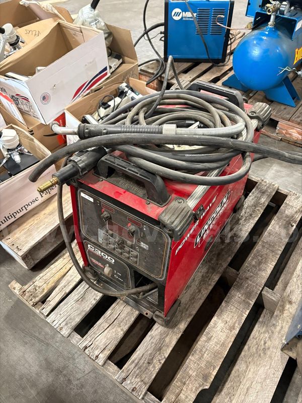 Lincoln Power Wave Welder (Does Not Work For Parts Or Repair)
