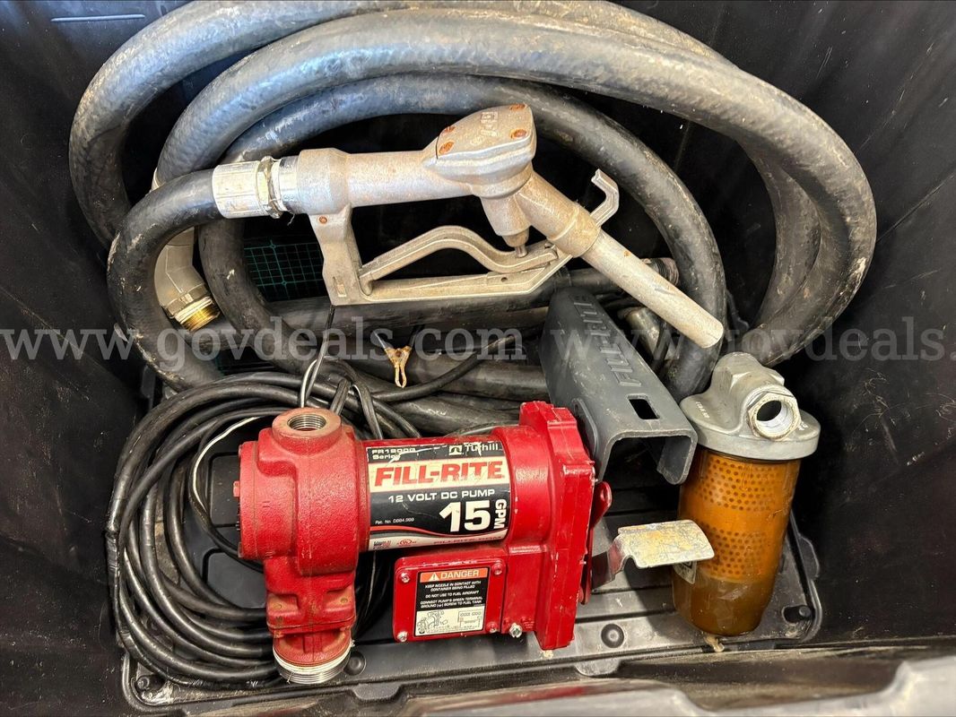 FILL-RITE DIESEL TRANSFER PUMP (WORKING CONDITION IS UNKNOWN)