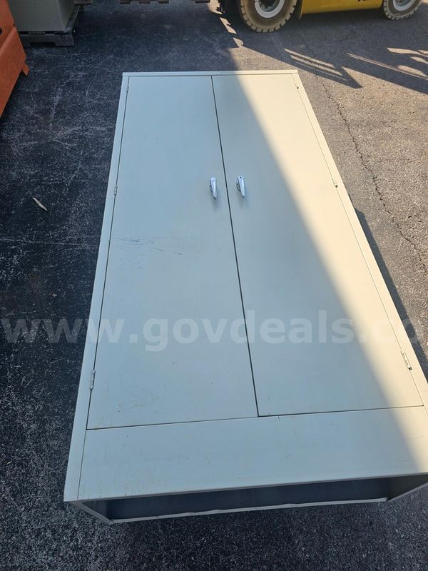 METAL STORAGE CABINET (NO KEYS) (78IN H X 36IN W X 18IN D)