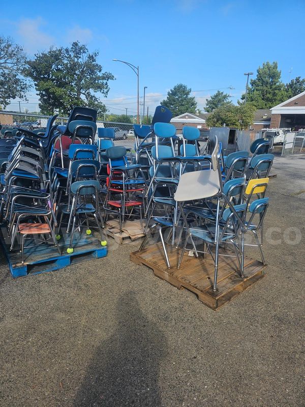 (70) SCHOOL CHAIRS (ASSORTED SIZES)