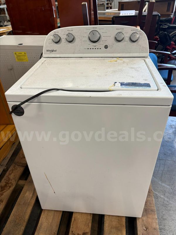 WHIRLPOOL WASHER (WORKING CONDITION IS UNKNOWN)