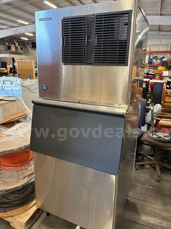 HOSHIZAKI ICE MACHINE (WORKING CONDITION IS UNKNOWN)